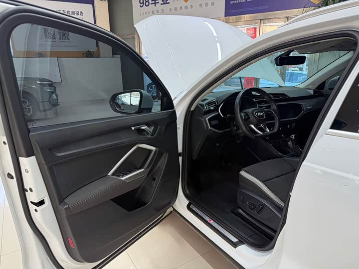 Фото 8 - Audi Q3