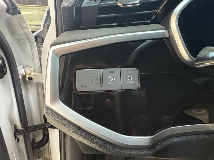 Фото 9 - Audi Q3