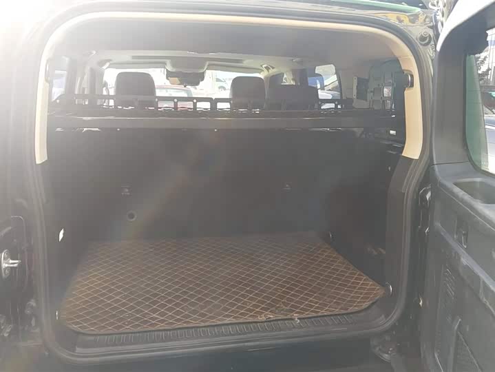 Фото 4 - Tank 300