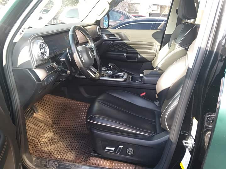 Фото 9 - Tank 300