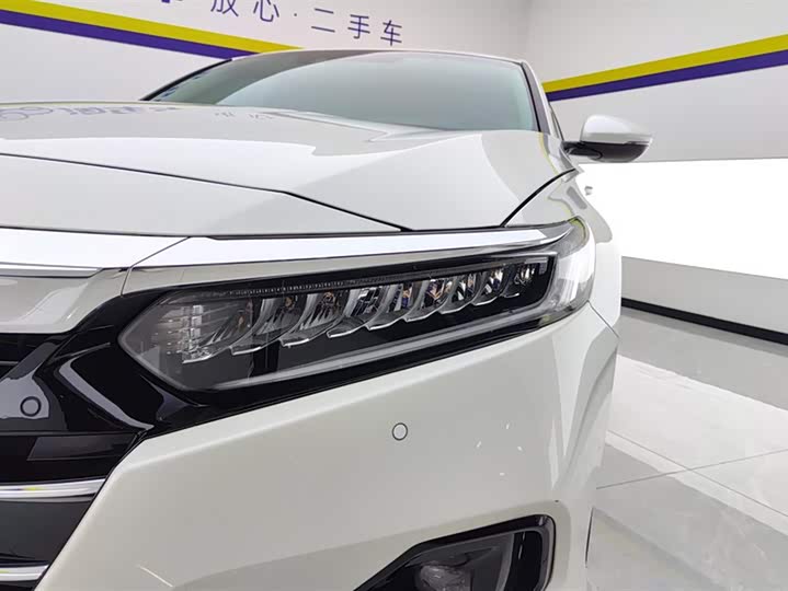 Фото 5 - Honda Accord
