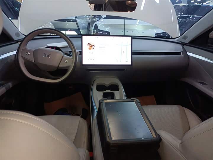 Фото 10 - XPeng Mona M03