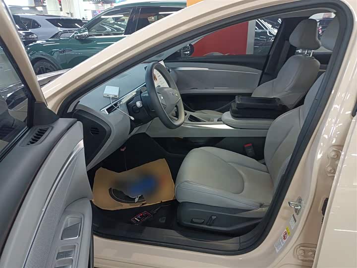 Фото 15 - XPeng Mona M03