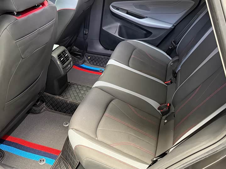 Фото 11 - Volkswagen Lamando L