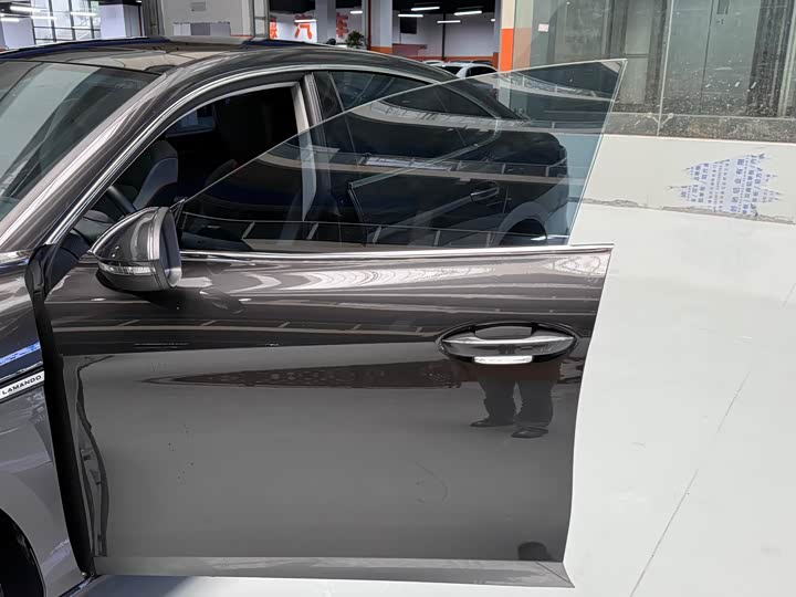 Фото 27 - Volkswagen Lamando L