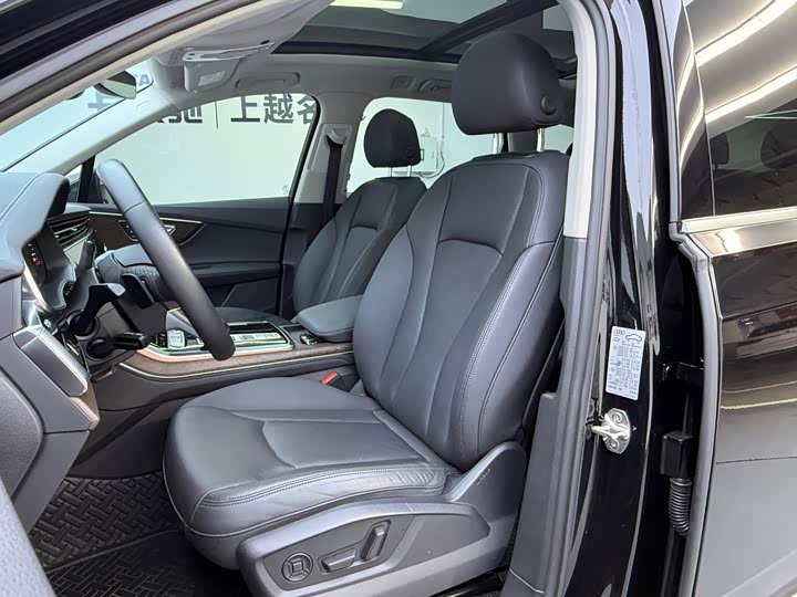 Фото 11 - Audi Q7