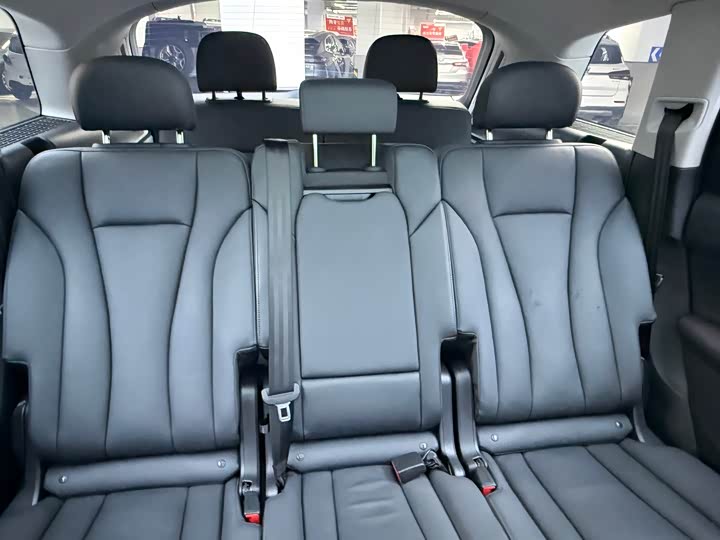 Фото 19 - Audi Q7