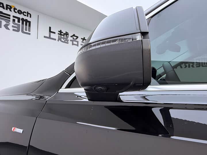 Фото 24 - Audi Q7