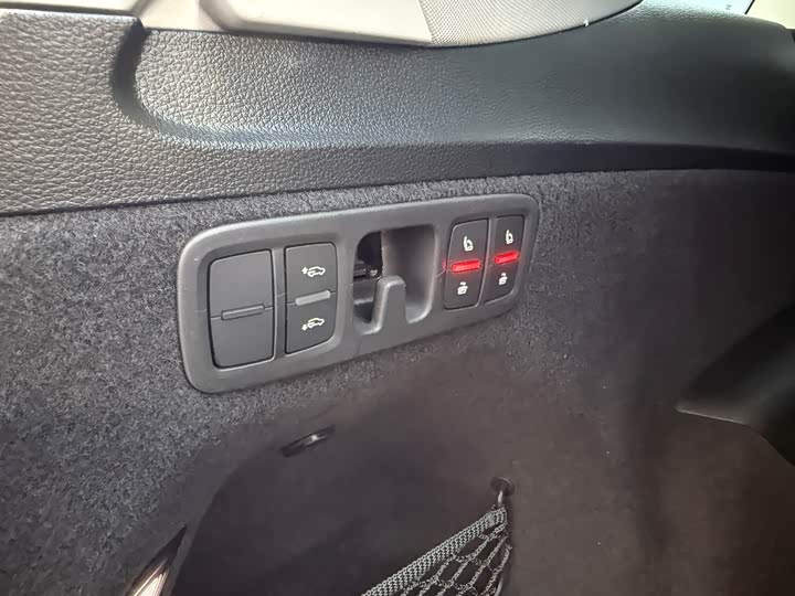 Фото 28 - Audi Q7