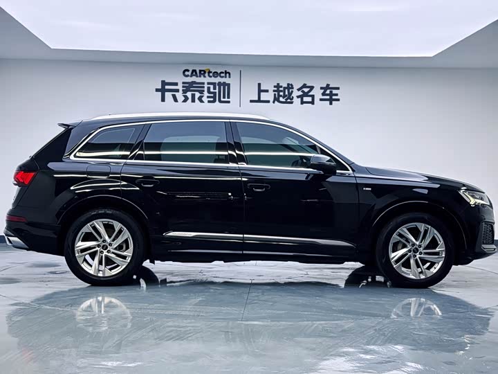 Фото 4 - Audi Q7