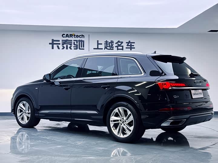 Фото 7 - Audi Q7