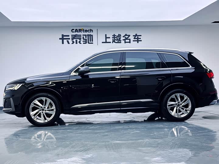 Фото 8 - Audi Q7