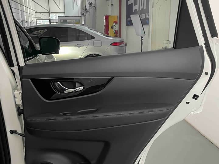 Фото 25 - Nissan X-Trail