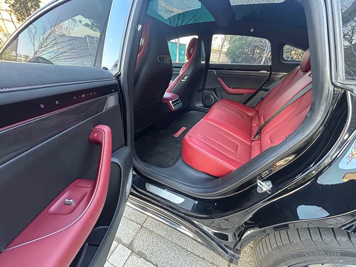 Фото 11 - Luxeed S7