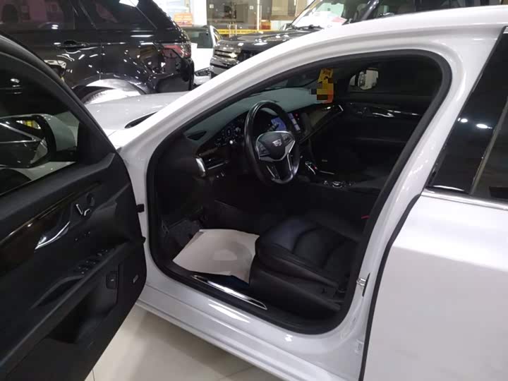 Фото 15 - Cadillac CT6