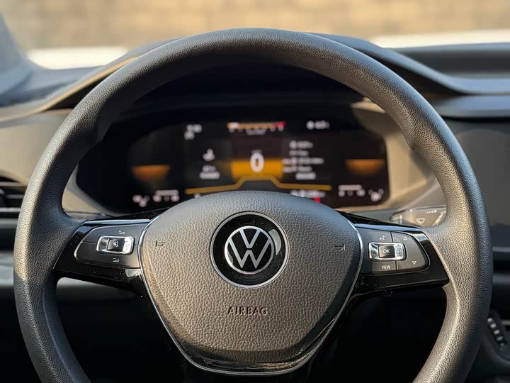 Фото 13 - Volkswagen Tharu