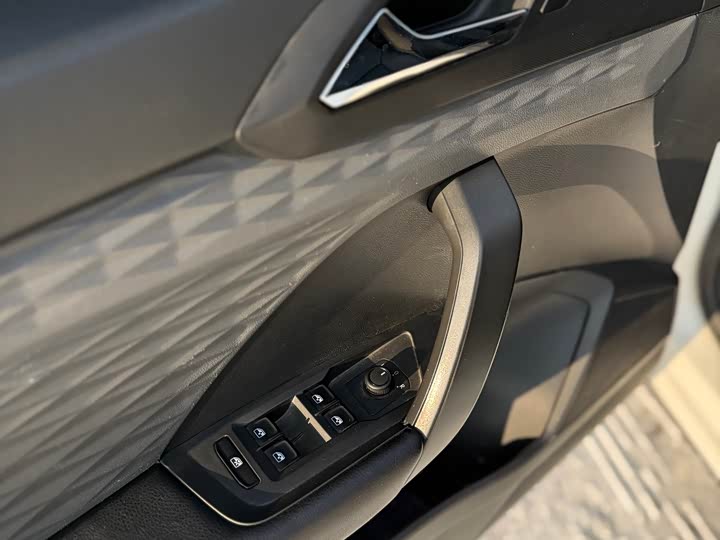 Фото 17 - Volkswagen Tharu