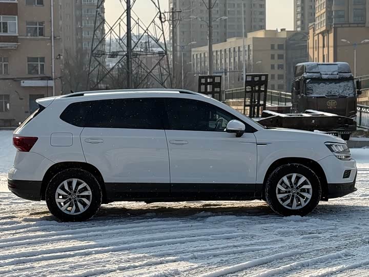 Фото 25 - Volkswagen Tharu