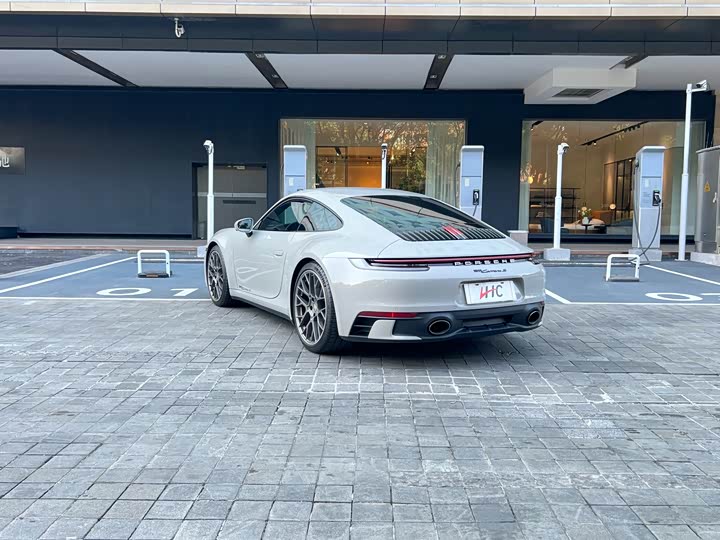 Фото 3 - Porsche 911