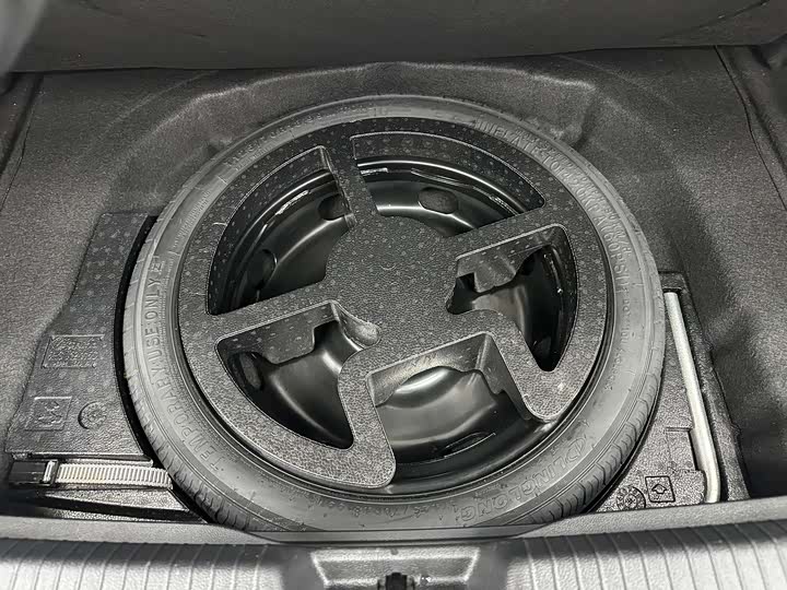 Фото 17 - Volkswagen Golf