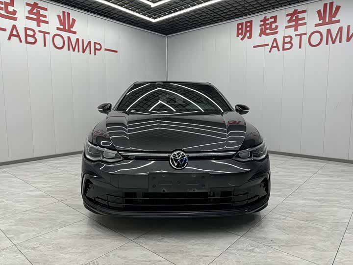 Фото 3 - Volkswagen Golf