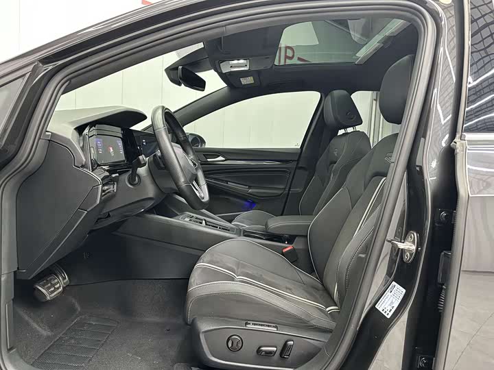 Фото 4 - Volkswagen Golf