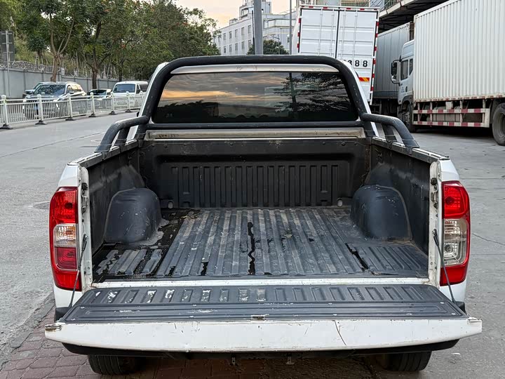 Фото 10 - Dongfeng Rich 6