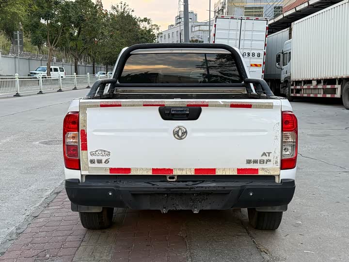 Фото 12 - Dongfeng Rich 6