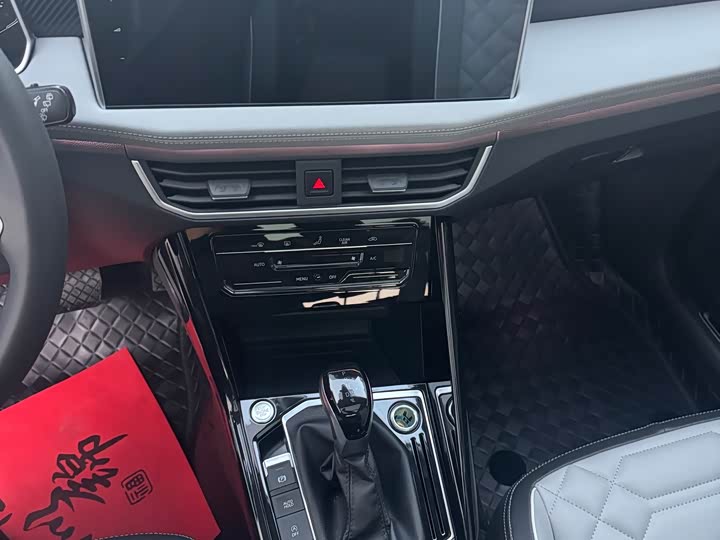 Фото 13 - Volkswagen Tayron