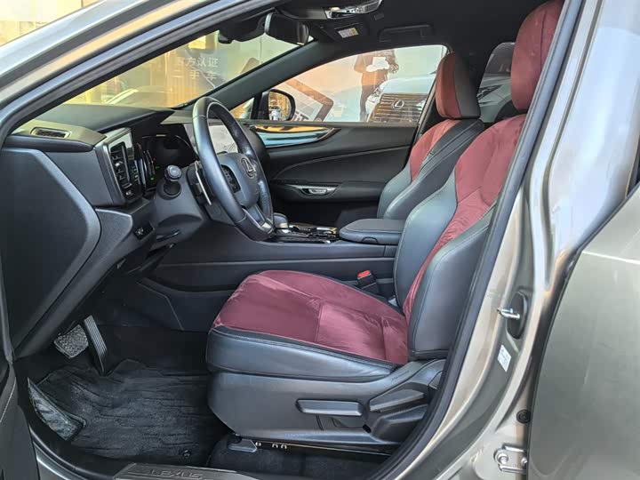 Фото 5 - Lexus NX