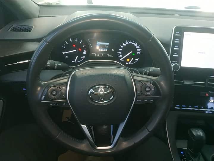 Фото 11 - Toyota Avalon