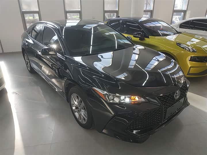 Фото 4 - Toyota Avalon