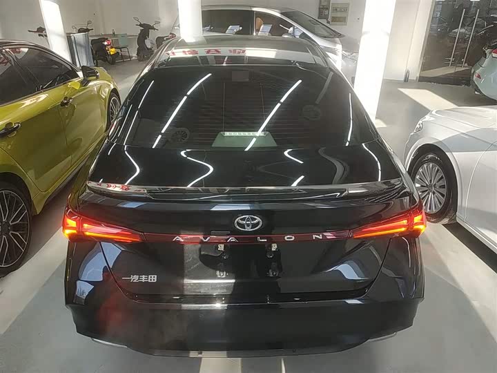 Фото 6 - Toyota Avalon