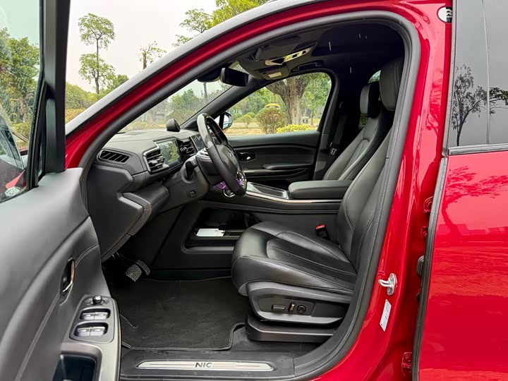 Фото 4 - Nio ES6