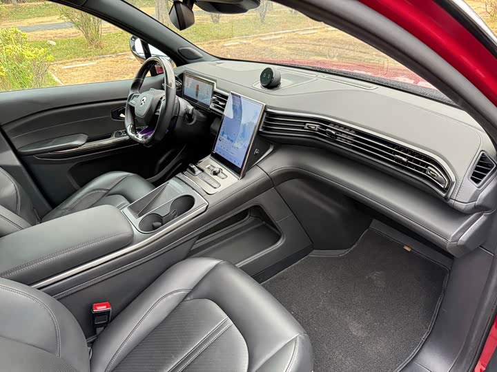 Фото 8 - Nio ES6