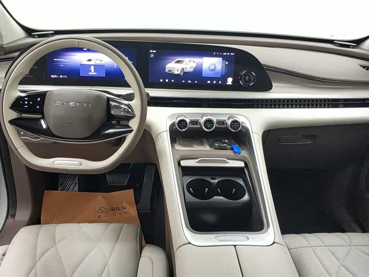 Фото 12 - Exeed RX C-DM Hybrid