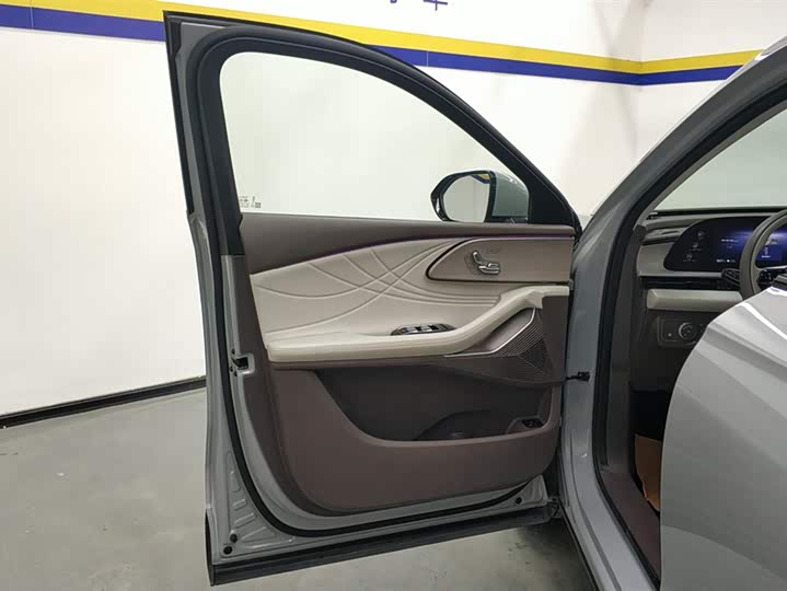 Фото 7 - Exeed RX C-DM Hybrid