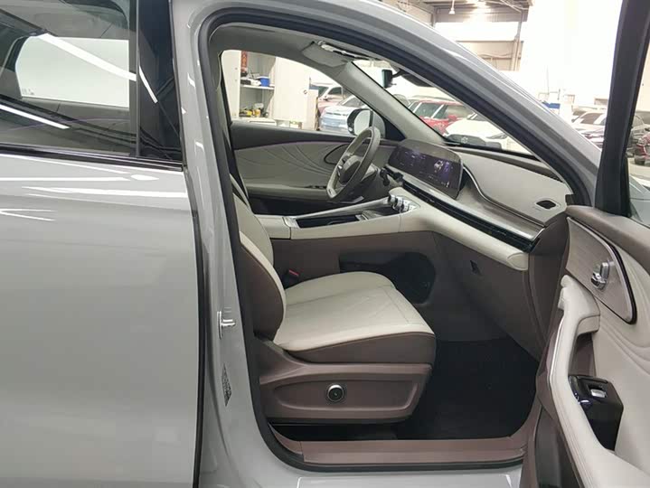 Фото 8 - Exeed RX C-DM Hybrid