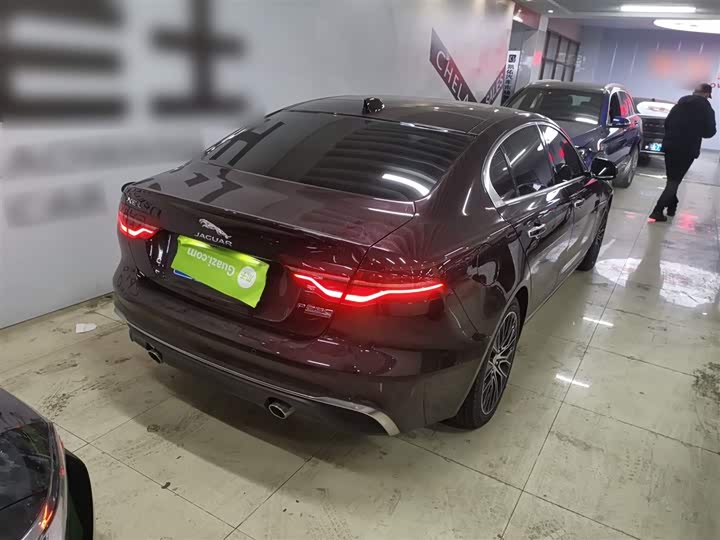 Фото 7 - Jaguar XE L