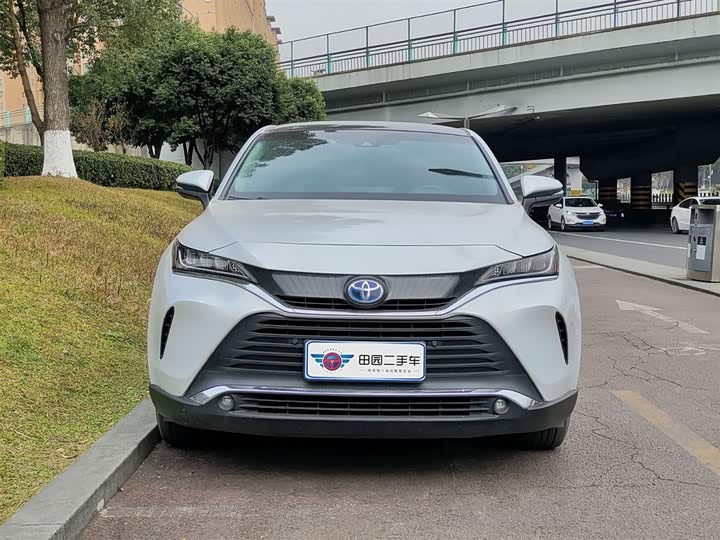 Фото 2 - Toyota Harrier