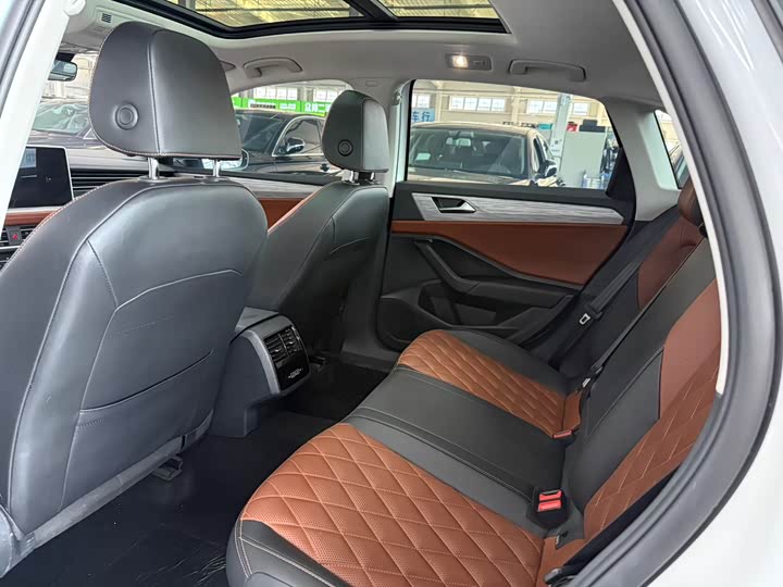 Фото 6 - Volkswagen Sagitar L