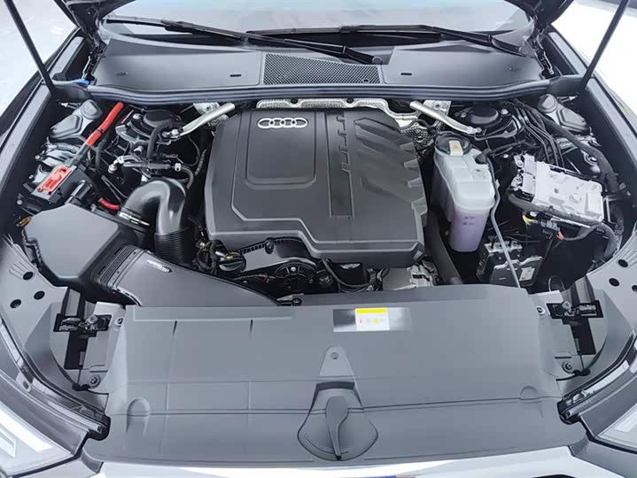 Фото 10 - Audi A6L