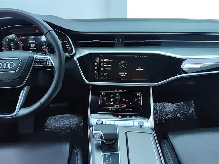 Фото 13 - Audi A6L