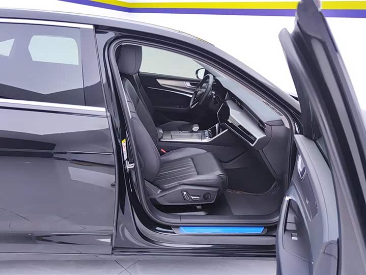 Фото 8 - Audi A6L