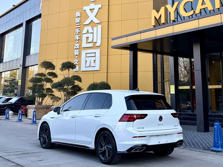 Фото 10 - Volkswagen Golf