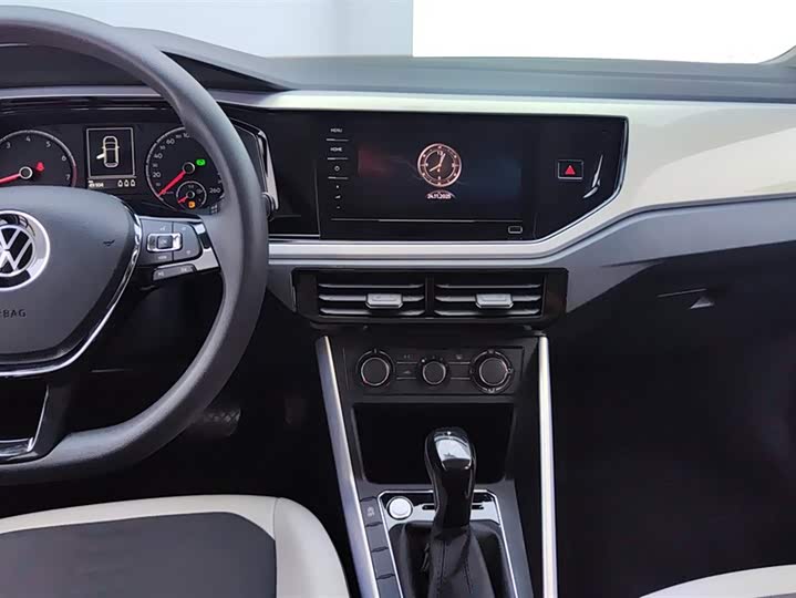 Фото 13 - Volkswagen Polo