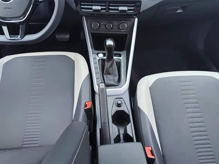 Фото 16 - Volkswagen Polo