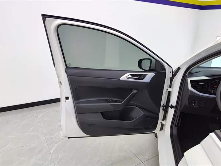 Фото 7 - Volkswagen Polo