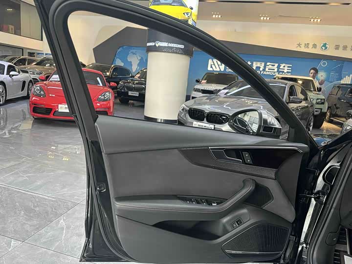 Фото 12 - Audi S4