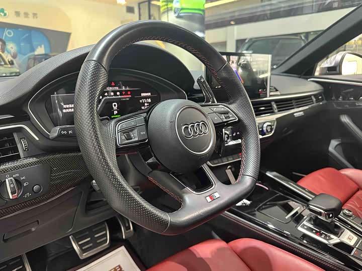 Фото 4 - Audi S4